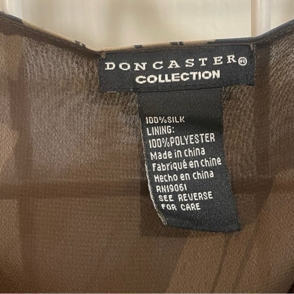 Doncaster Collection Drape Neck Sleeveless Abstract Print Silk Blouse - Picture 6 of 7